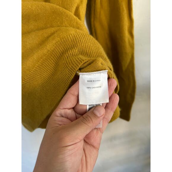 Quince Cashmere Sweater - Picture 5 of 5